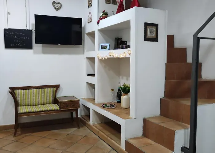 Tribunali Street House